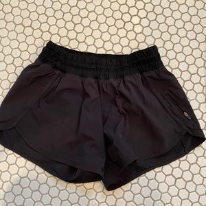 Lululemon Tracker Shorts size 6